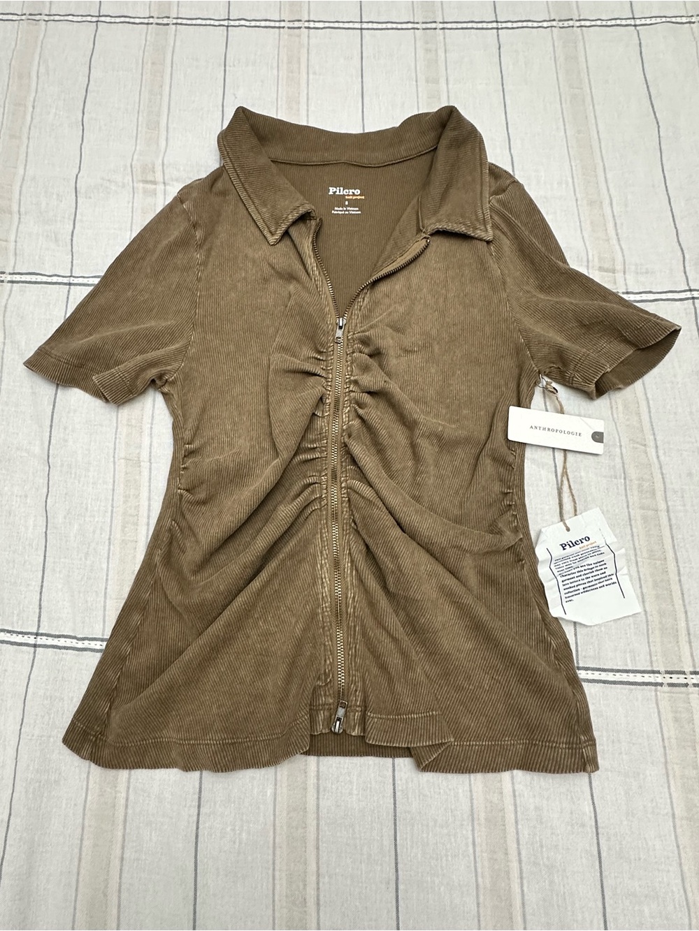 Pilcro Ruched Zip-Front Short Sleeve Button-Down in Brown